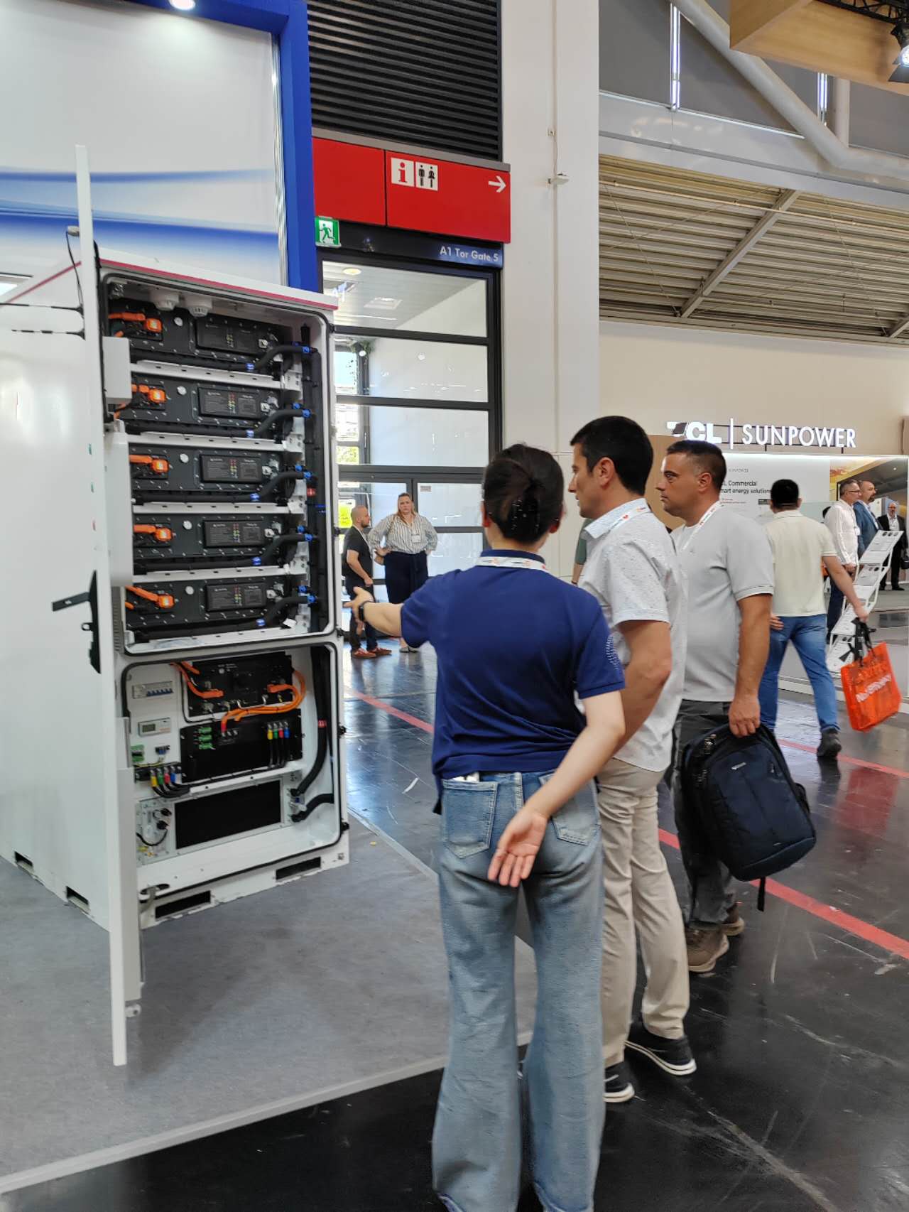 Jinshang New Energy team in discussions with customers